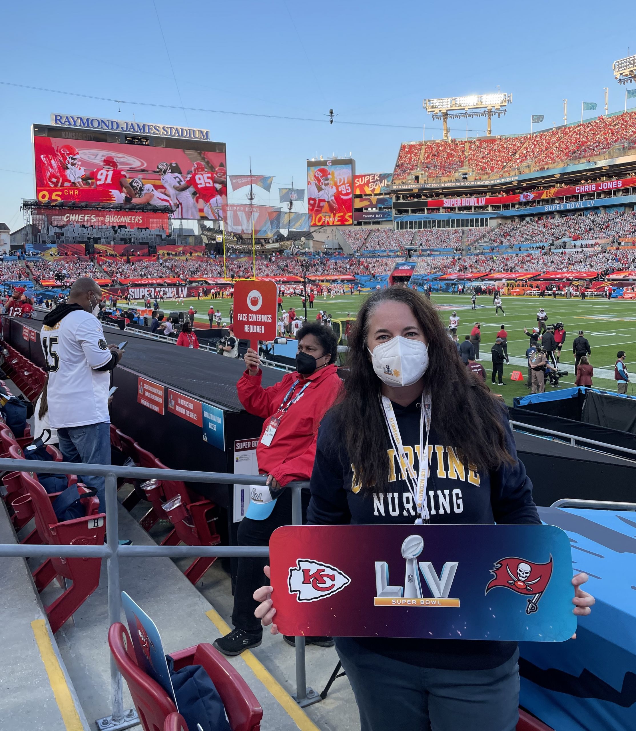 uci school of nursing alum and clinical instructor kim hicks went to super bowl lv in february 2021